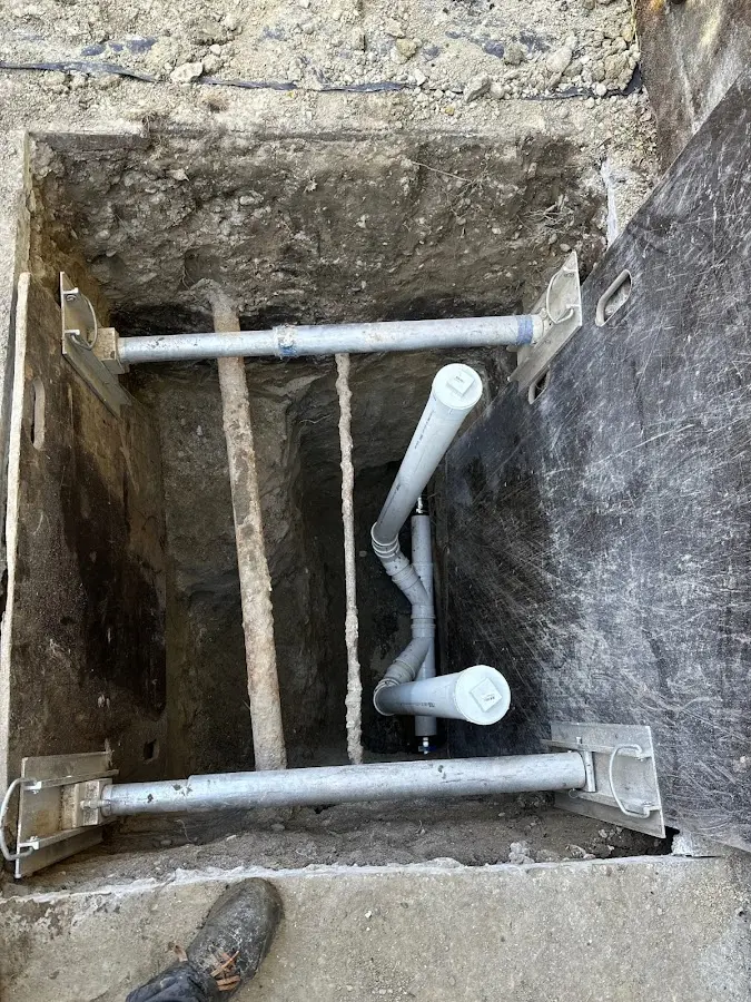 Experienced plumber completing Drain Cleaning work in Stony Point